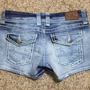 BKE Women’s shorts size 27 inch waist